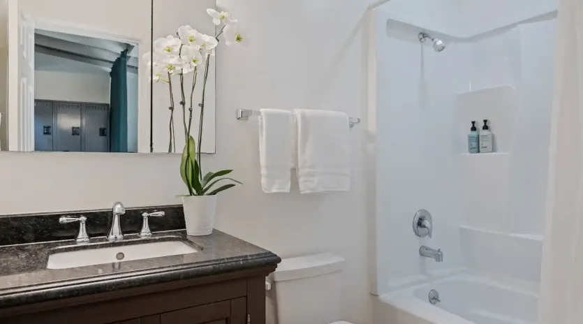 28 beach bliss bathroom2
