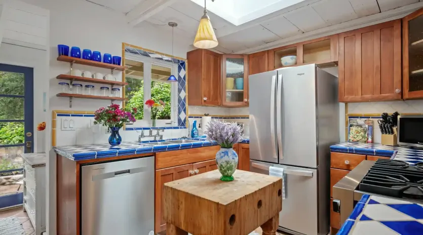 34 seaside retreat kitchen