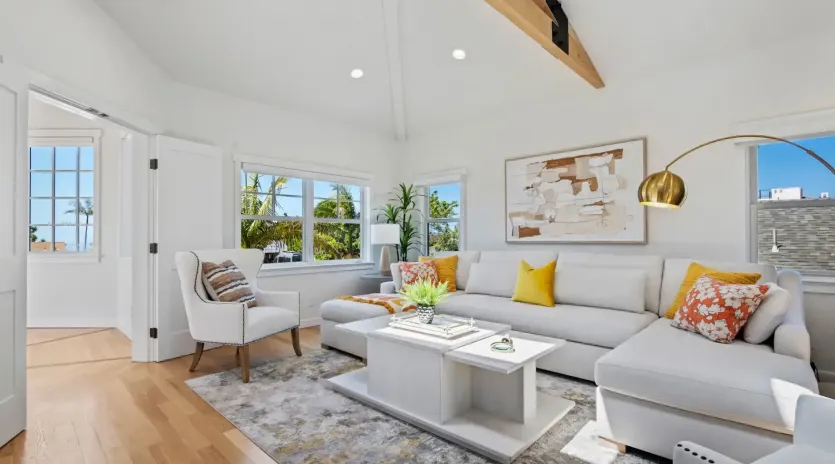 39 shoreline splendor living room