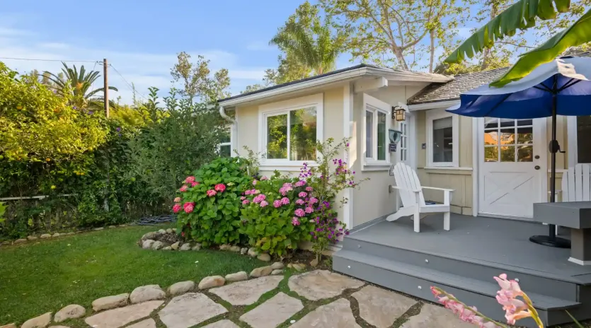 4 seashell cottage exterior